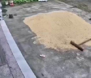 AI领域罕见合作周一AI概念股遭遇重挫预警